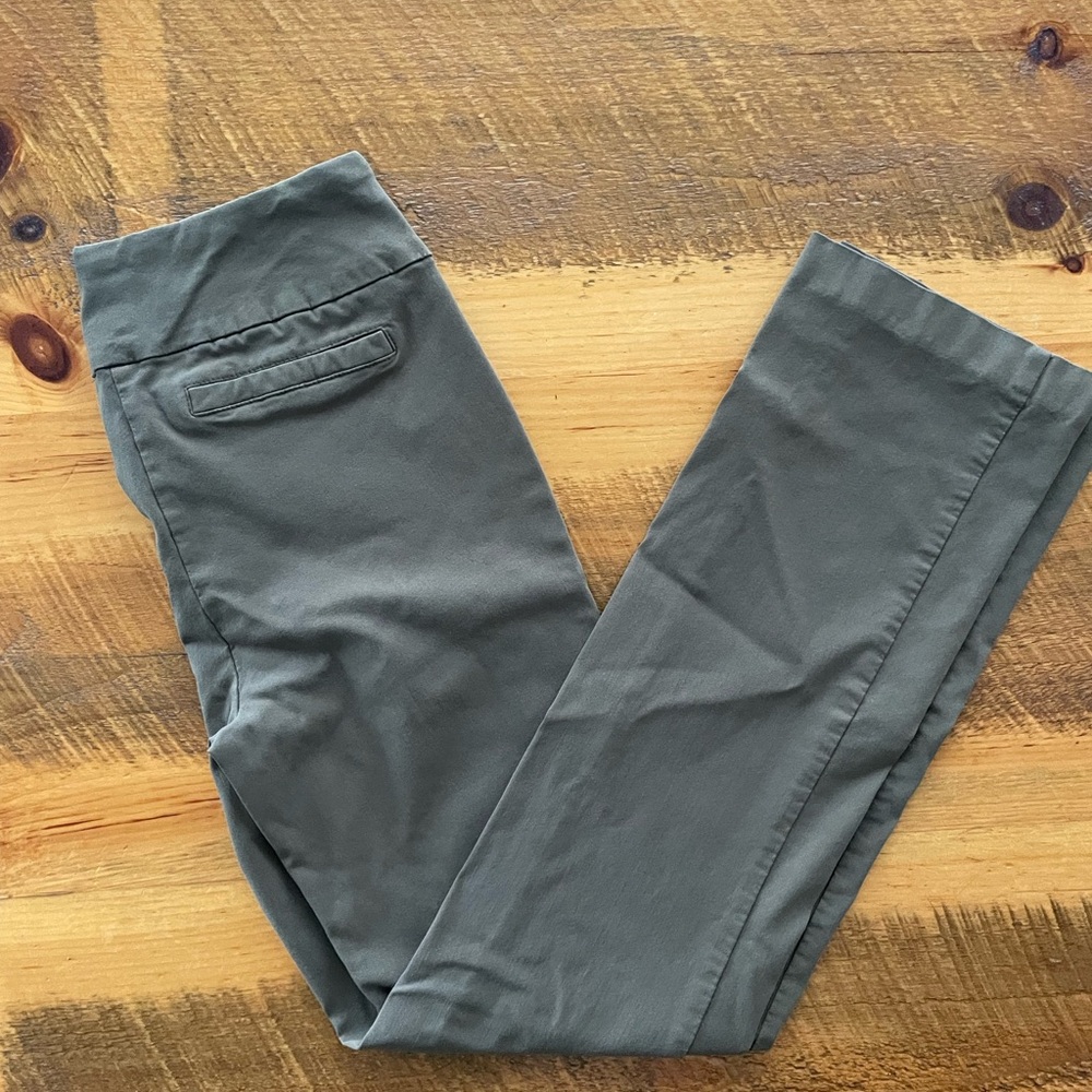 Renuar Womens Pull On Pants in Olive.